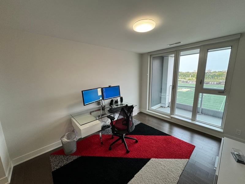 1035 Bank St - Photo 4 of 9