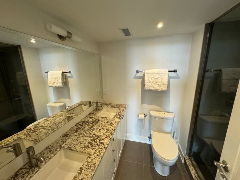 1035 Bank St - Photo 5 of 9