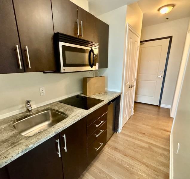 429 Kent St - Photo 2 of 9