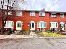 featured image of 2967 Richmond Rd