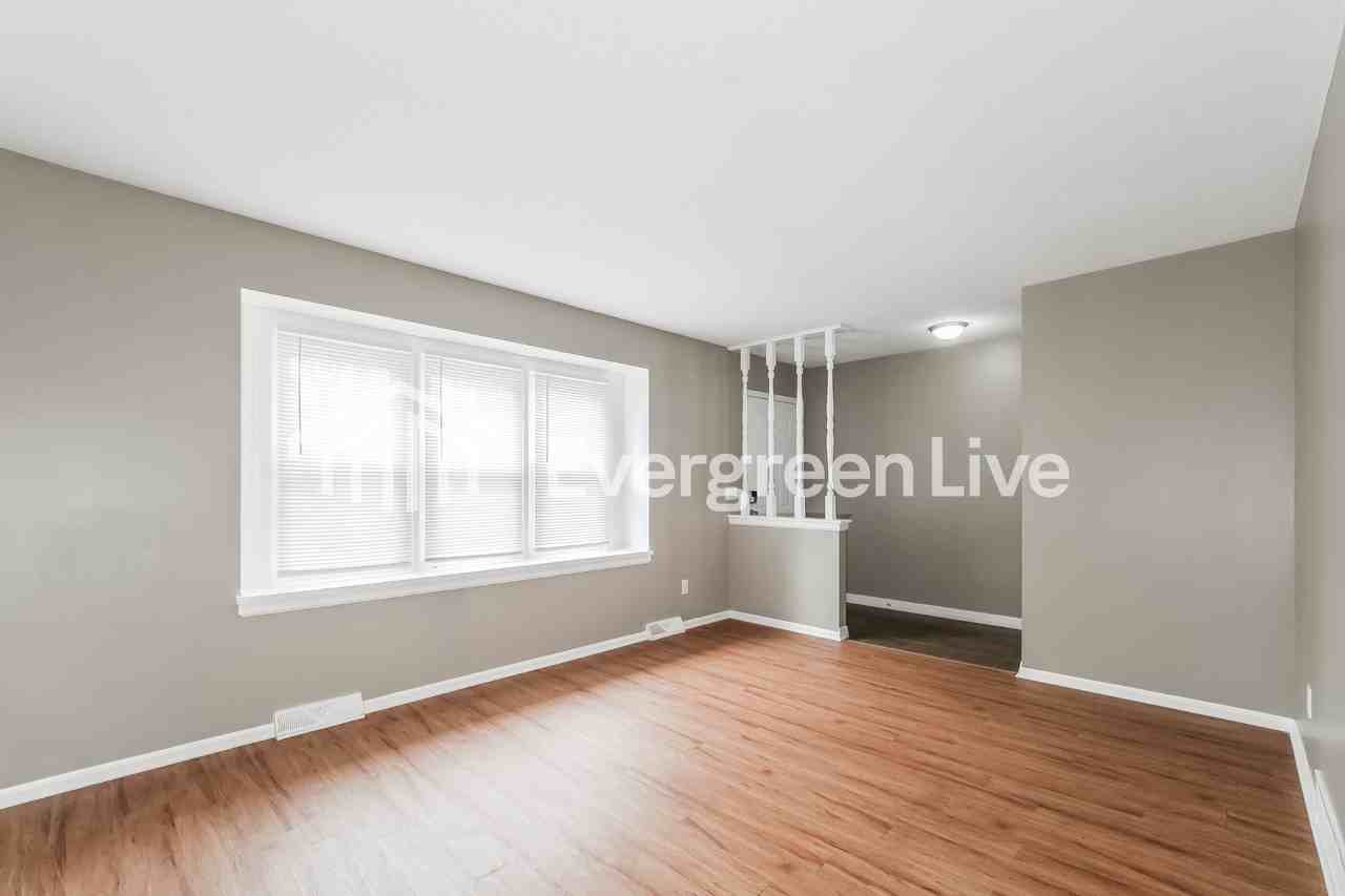 7808 E 117 St - Photo 3 of 15