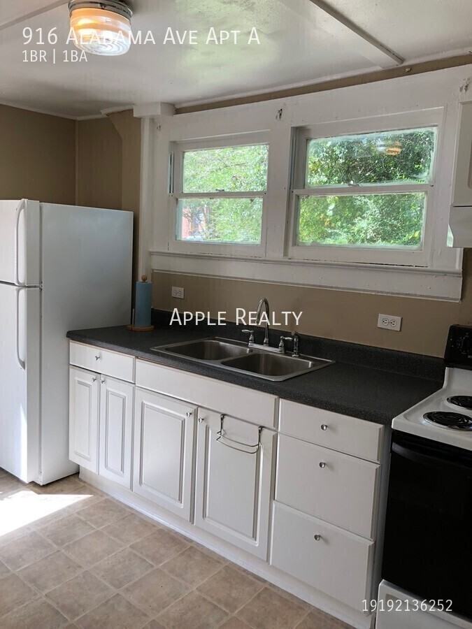 916 Alabama Ave Apt A - Photo 3 of 9