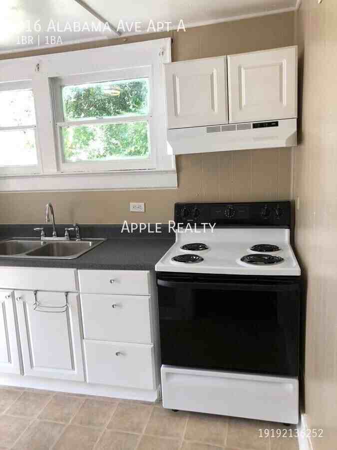 916 Alabama Ave Apt A - Photo 4 of 9