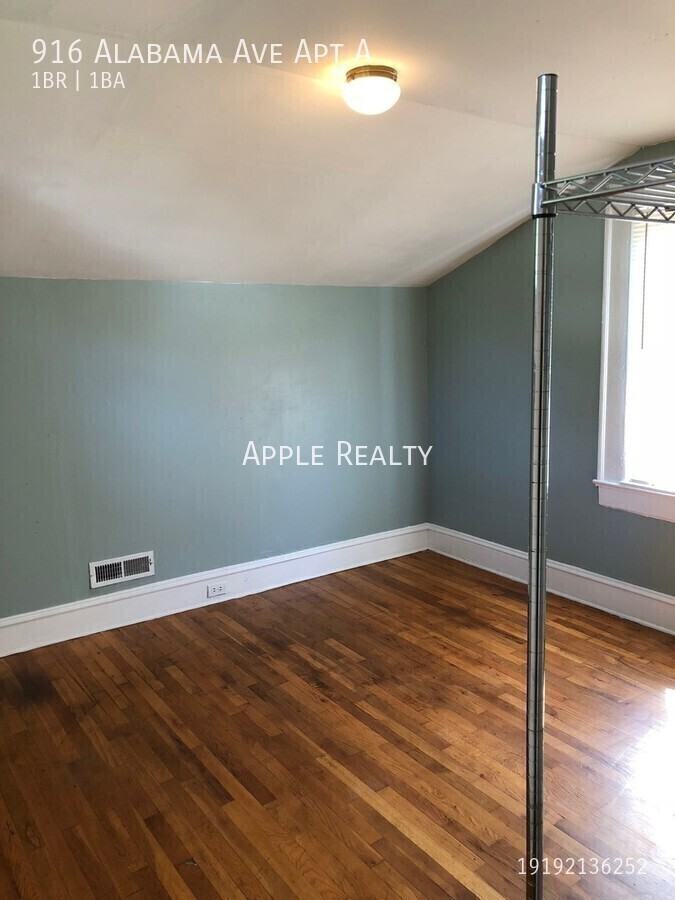 916 Alabama Ave Apt A - Photo 7 of 9