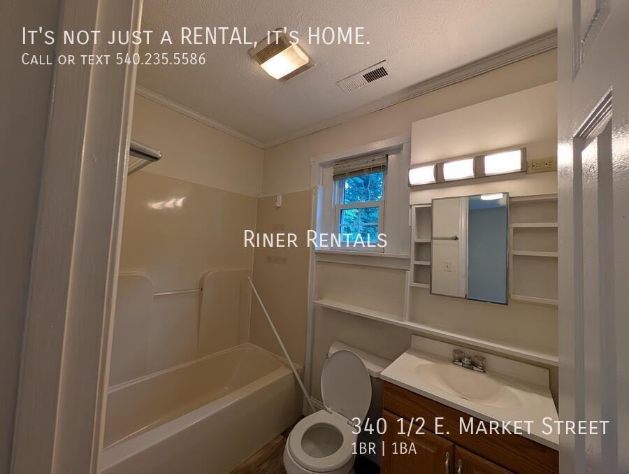 340 1/2 E Market St - Photo 5 of 12