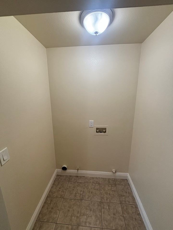 620 West 52nd Street - Photo 6 of 10