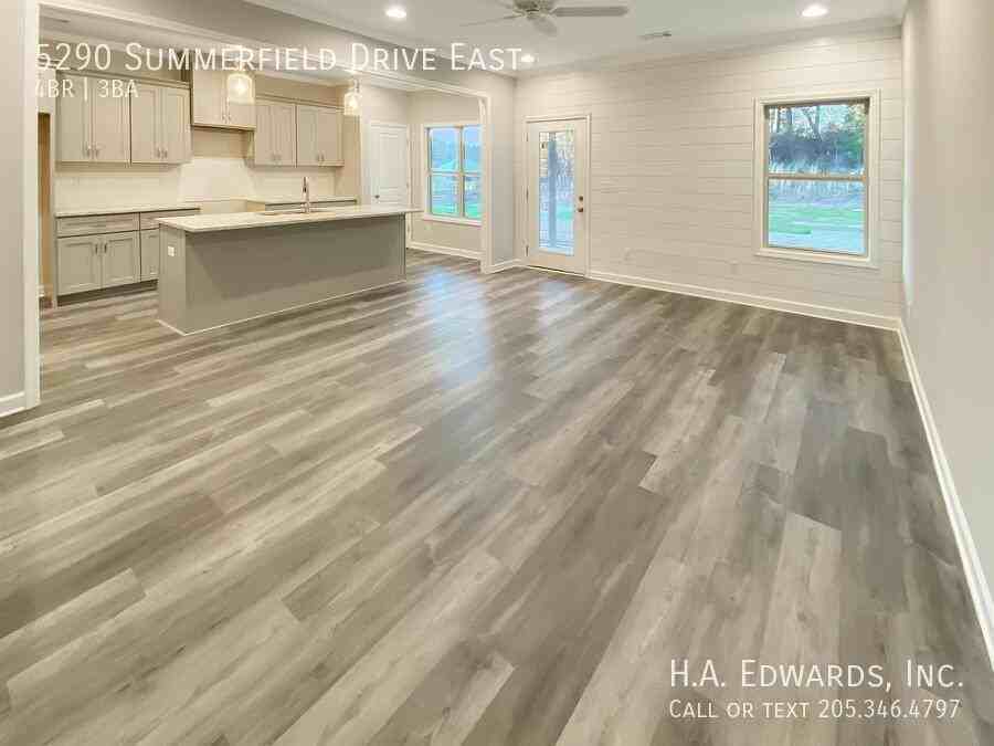 5290 Summerfield Dr E - Photo 5 of 23