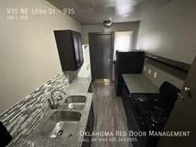 935 Ne 16th St #935 - Photo 1 of 1
