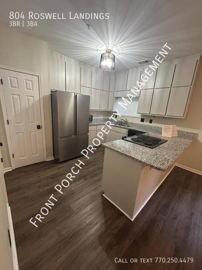 804 Roswell Landings Dr - Photo 2 of 21