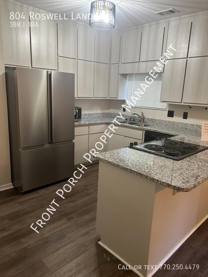 804 Roswell Landings Dr - Photo 3 of 21