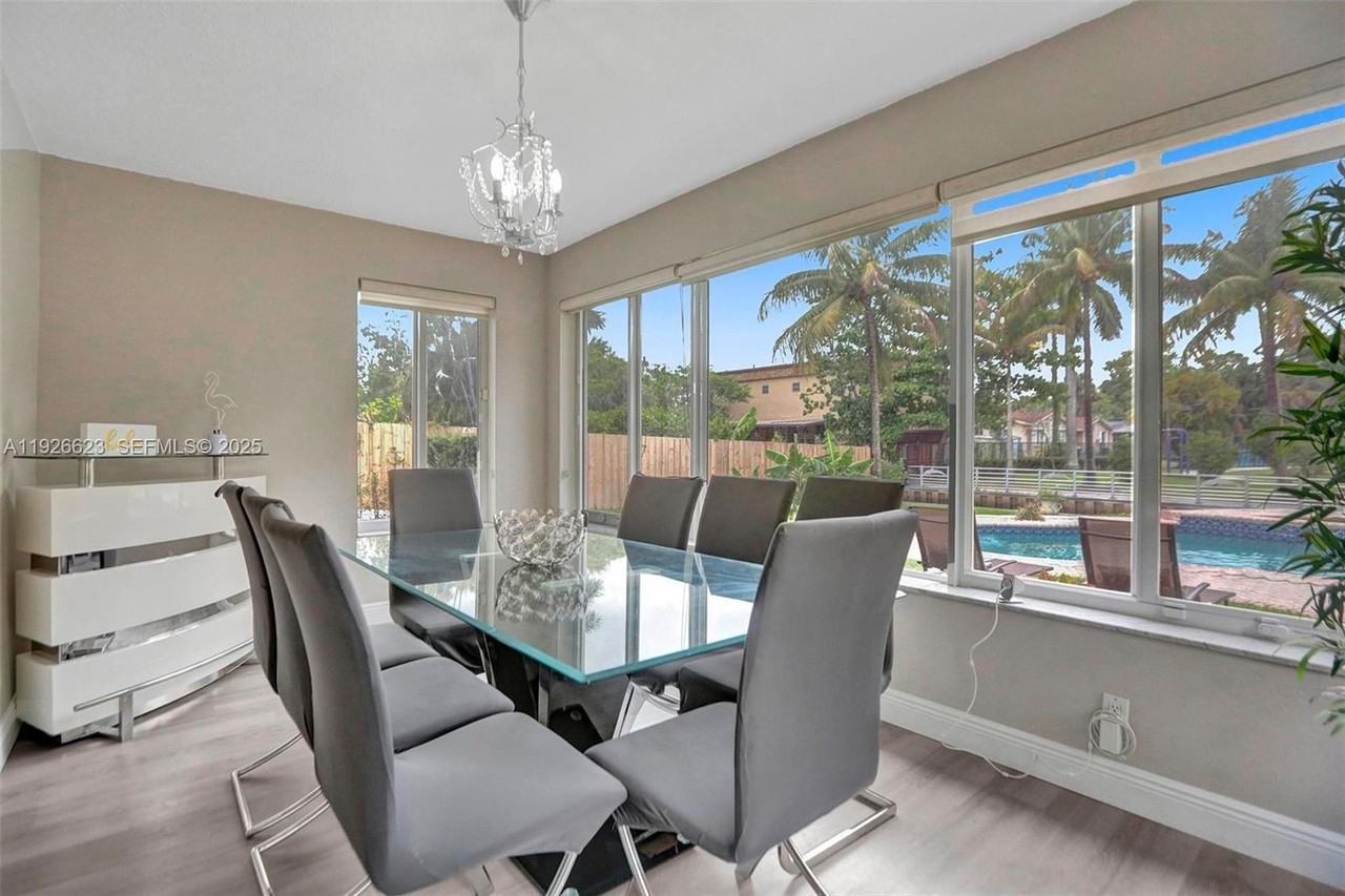 1773 Southwest 28th Way - Photo 3 of 30