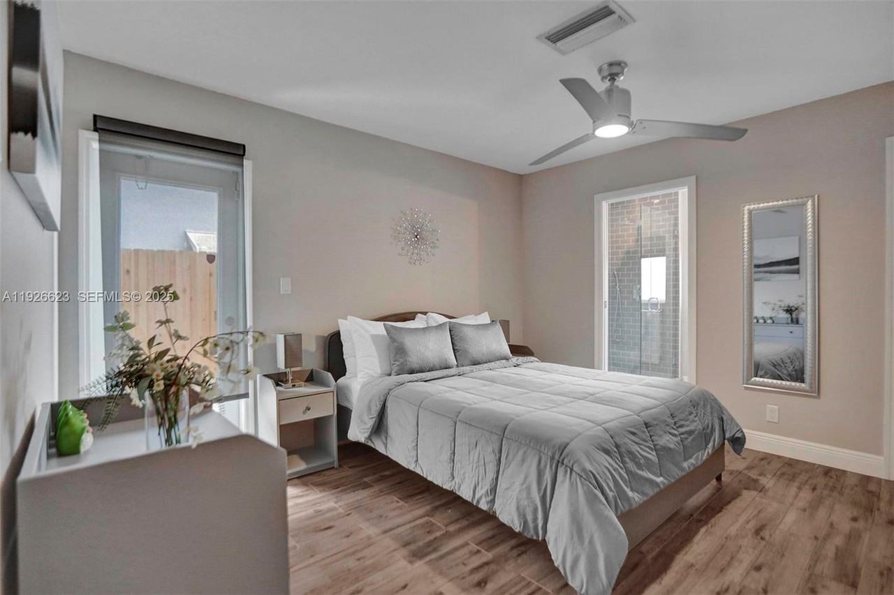 1773 Southwest 28th Way - Photo 6 of 30