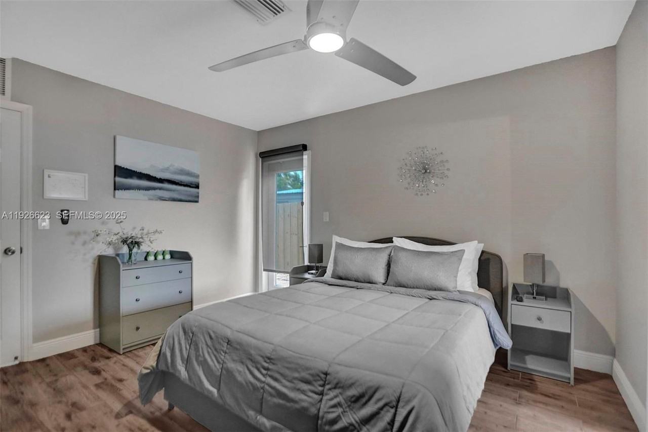 1773 Southwest 28th Way - Photo 7 of 30