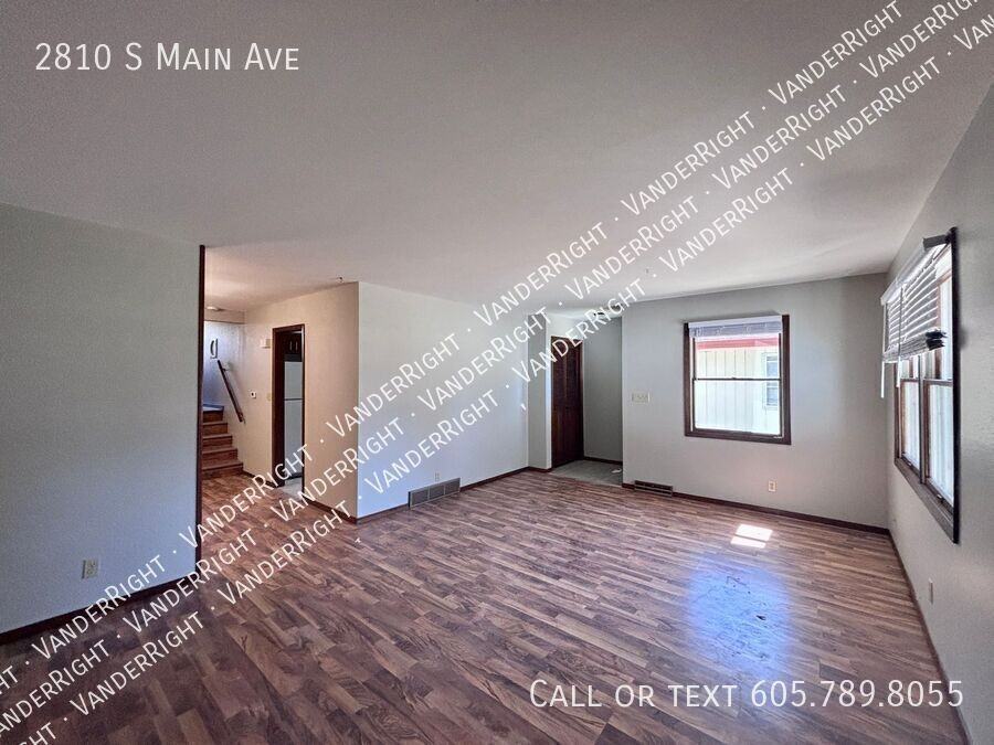 2810 S Main Ave - Photo 4 of 27