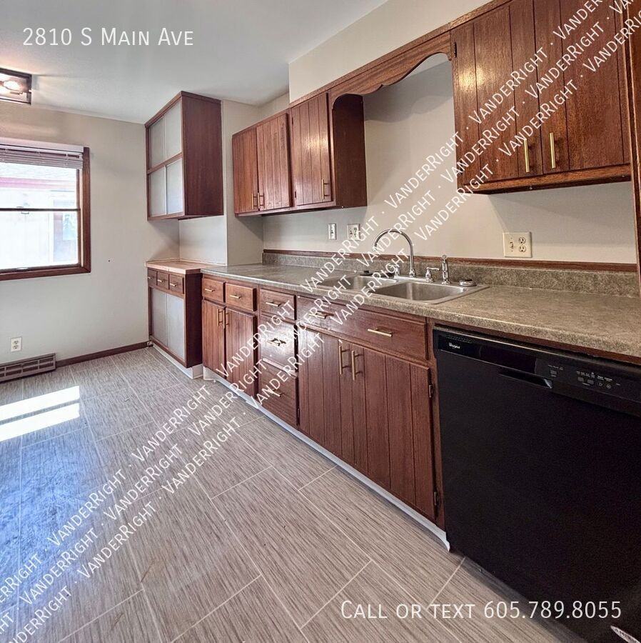 2810 S Main Ave - Photo 7 of 27