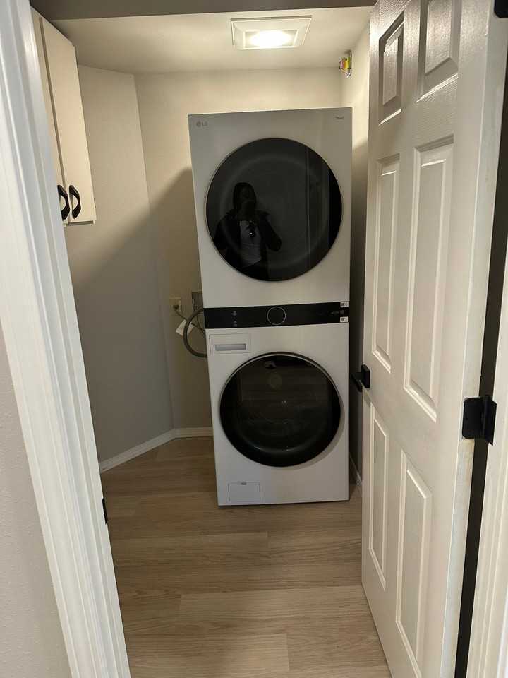 1769 Ne 19th St - Photo 3 of 7