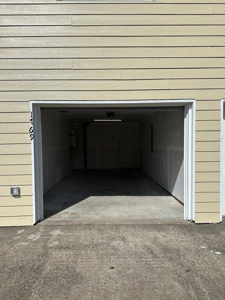 1769 Ne 19th St - Photo 5 of 7