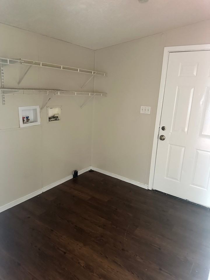 105 Oakhill Ct - Photo 2 of 10