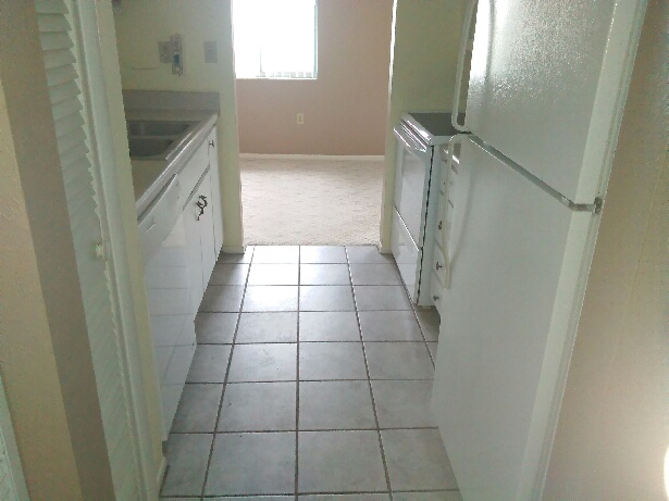 1577 Greenlea Dr - Photo 2 of 9