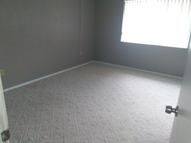 1577 Greenlea Dr - Photo 5 of 9