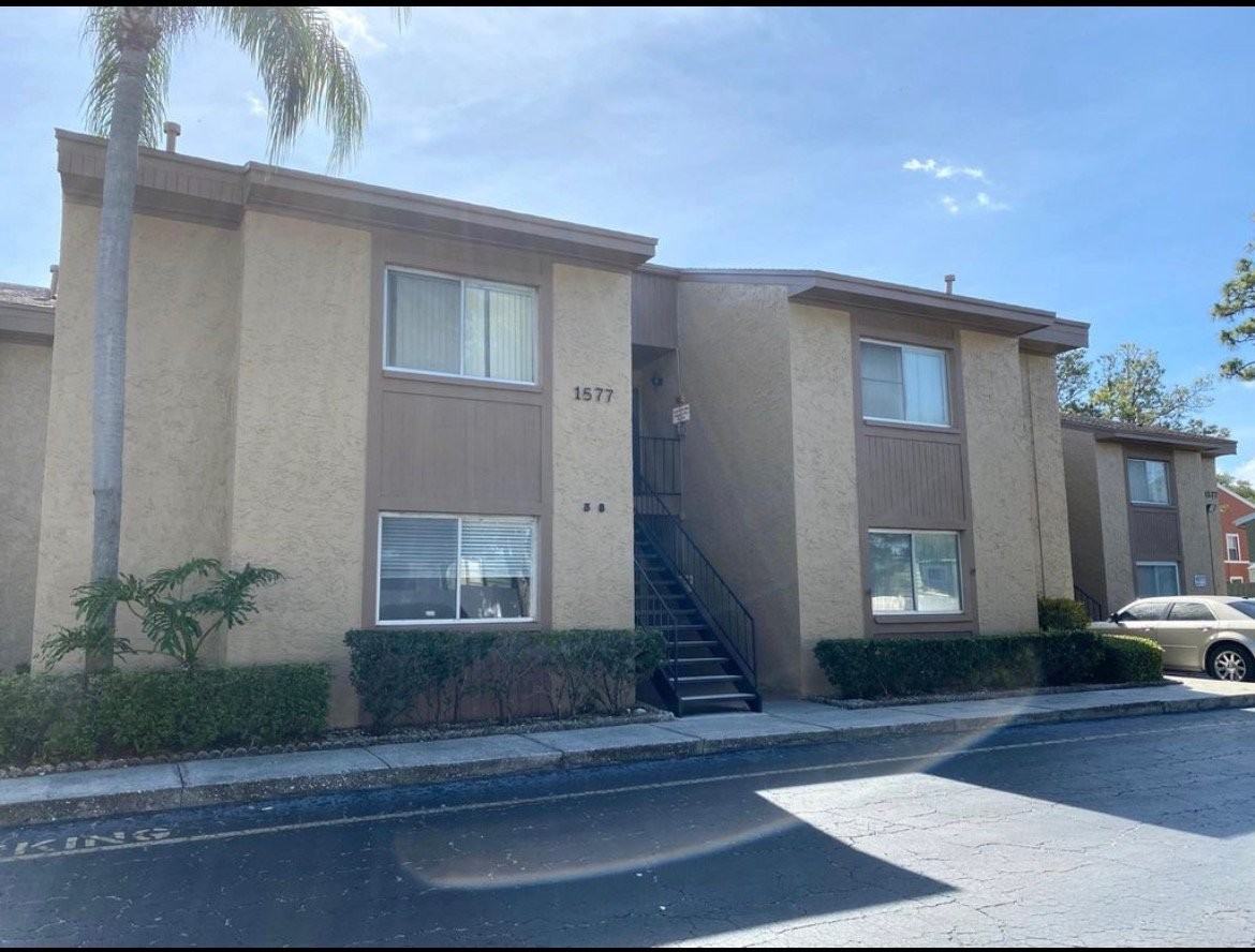 1577 Greenlea Dr - Photo 7 of 9