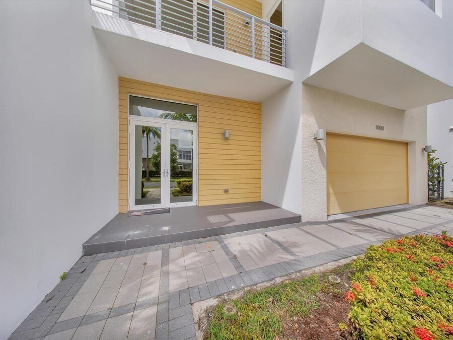 75TH TERRACE & - Photo 3 of 36