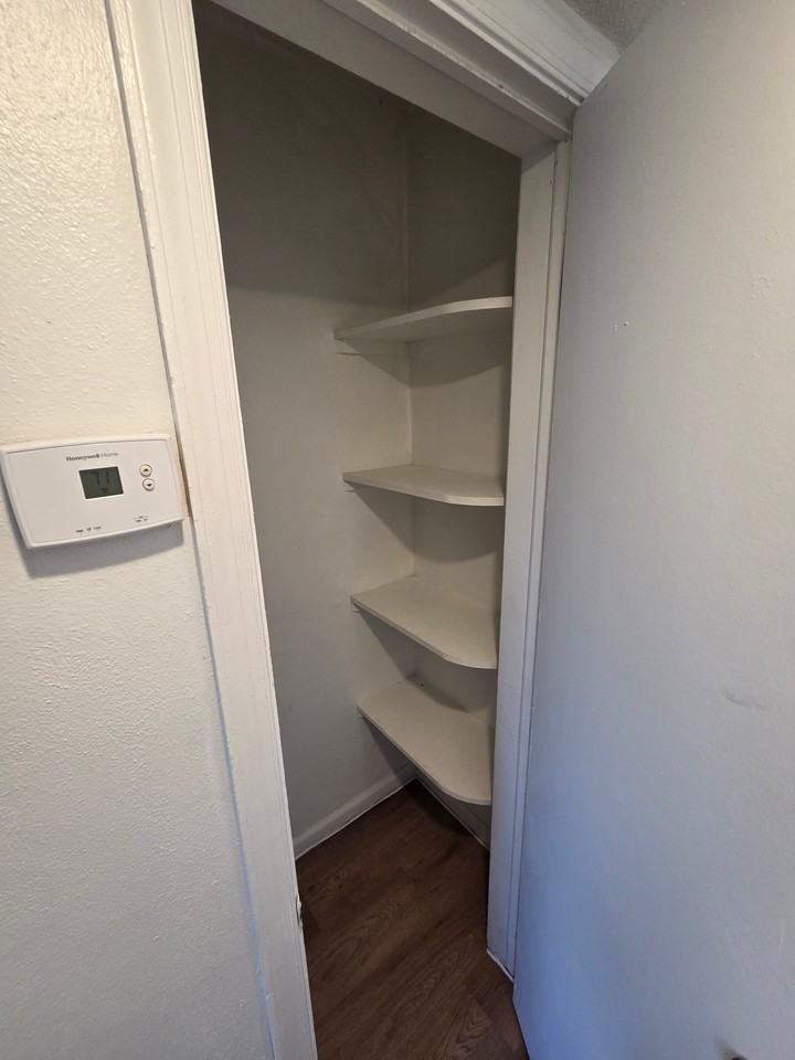 224 Se 9th Ave #2 - Photo 3 of 14