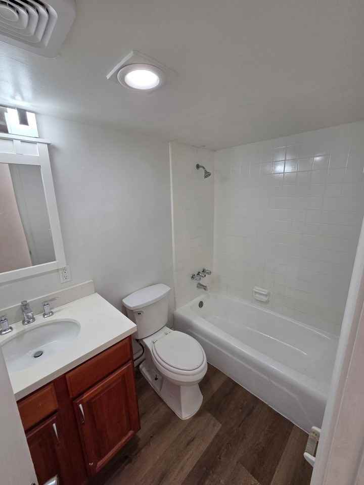 224 Se 9th Ave #2 - Photo 5 of 14