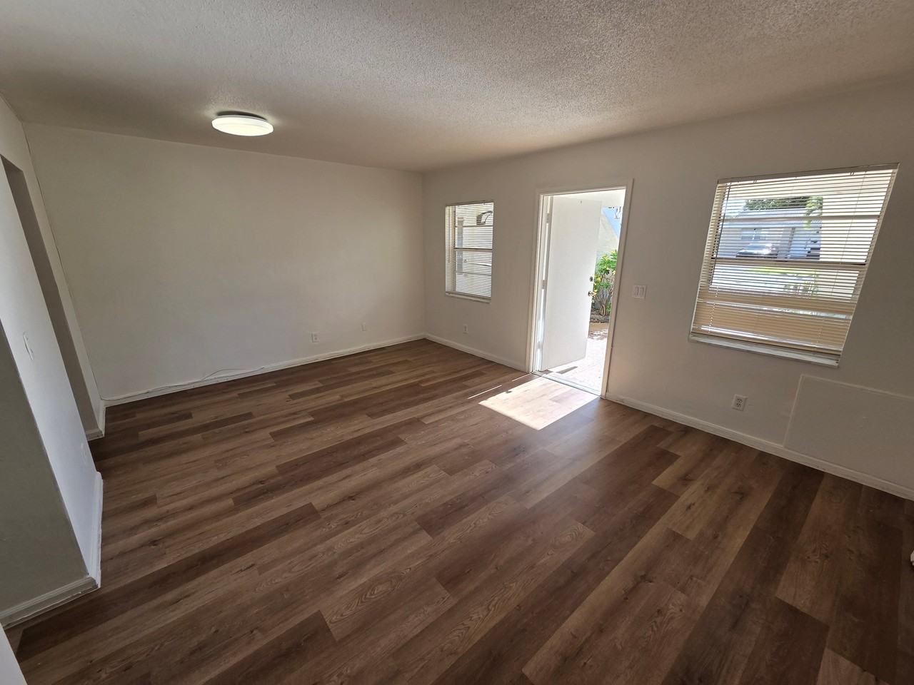 224 Se 9th Ave #2 - Photo 6 of 14