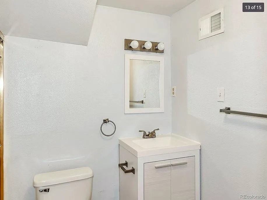 3160 Xanadu St - Photo 5 of 10