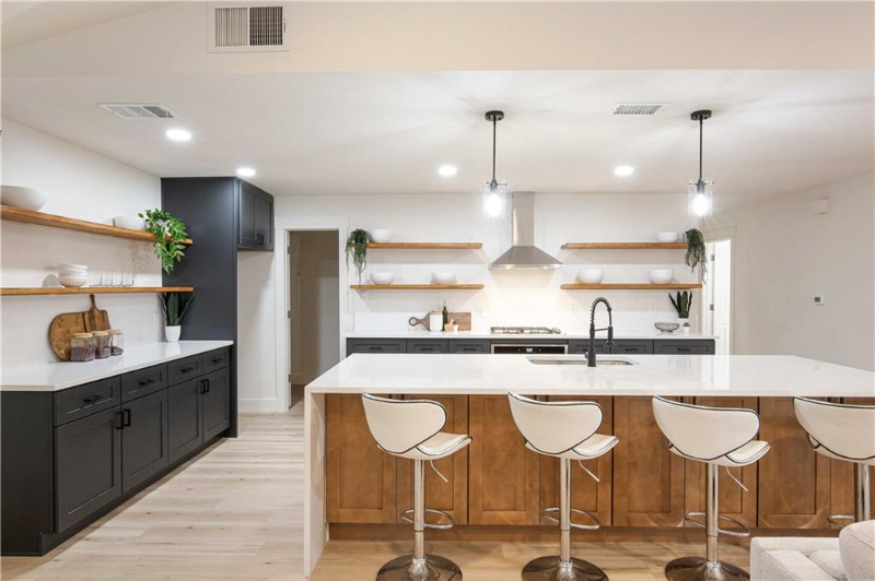 2508 Aldford Dr - Photo 6 of 18