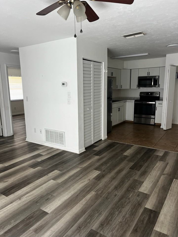 3950 Se 19th Ave #D - Photo 6 of 14