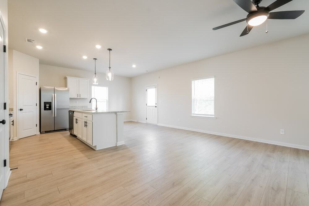 211 Egret Ct - Photo 7 of 20