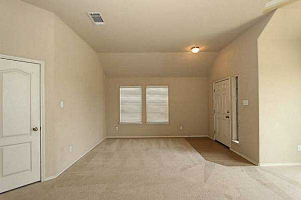 508 Highmoor Ct - Photo 2 of 19