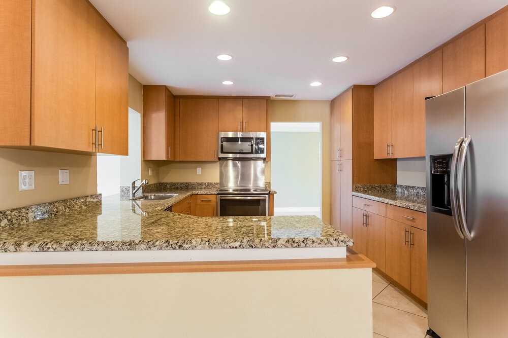 8280 Nw 14th St - Photo 6 of 16