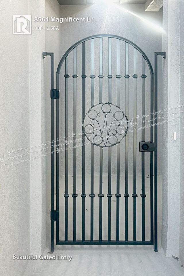 8564 Magnificent Ln - Photo 2 of 23