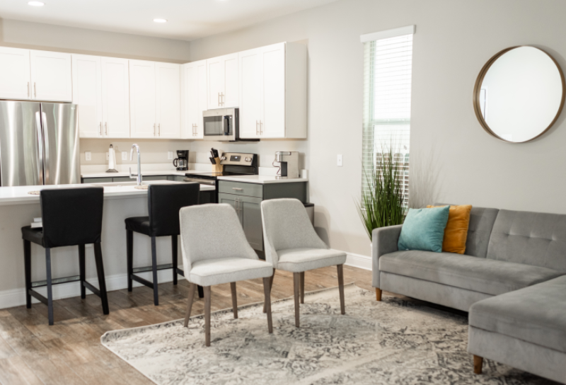 2126 W Spruce St - Photo 2 of 23