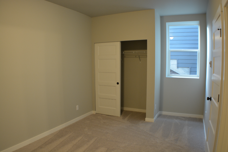 8732 68th Pl Ne - Photo 4 of 22