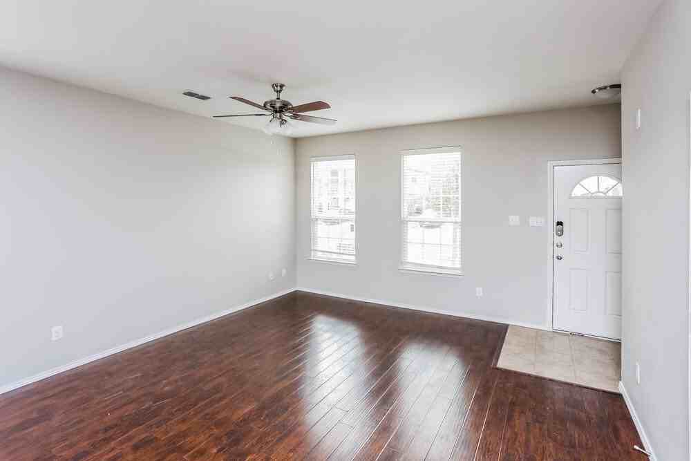 5000 Caraway Dr - Photo 4 of 17