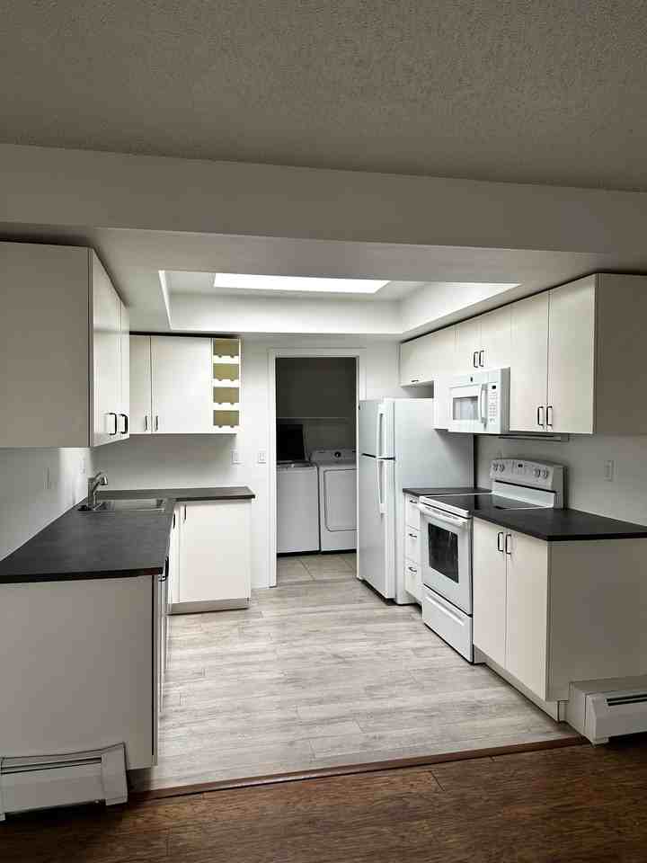 2482 Nyssa Dr - Photo 3 of 6