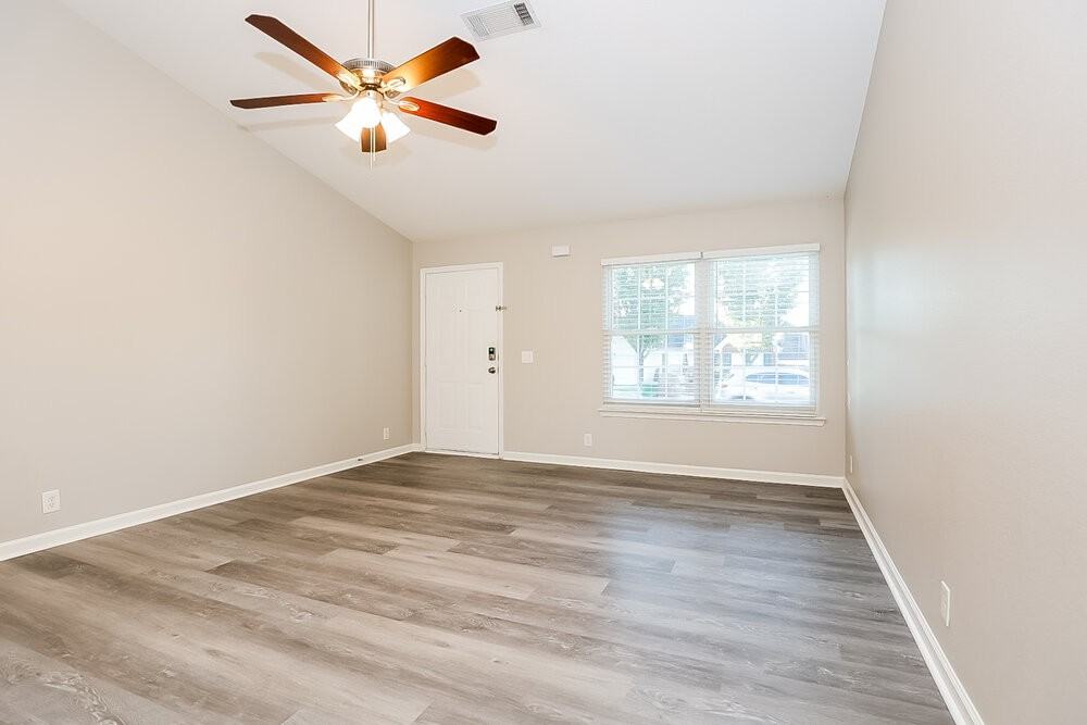 7552 W Winchester Dr - Photo 5 of 19