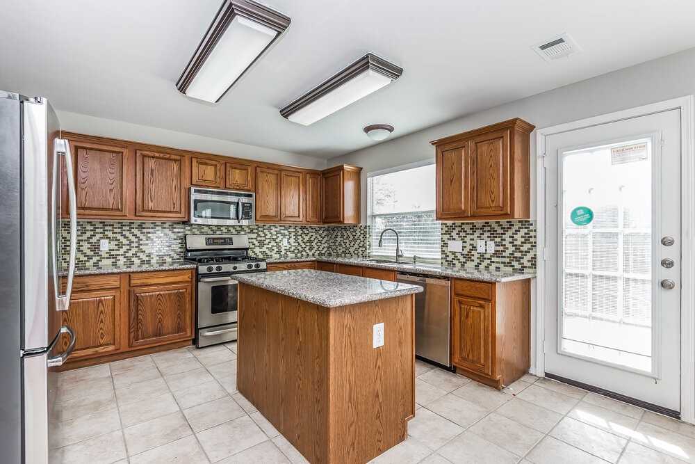 305 Windy Hill Ln - Photo 7 of 17