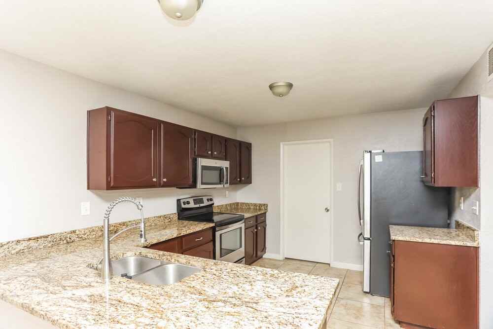 458 Rainier St - Photo 7 of 16