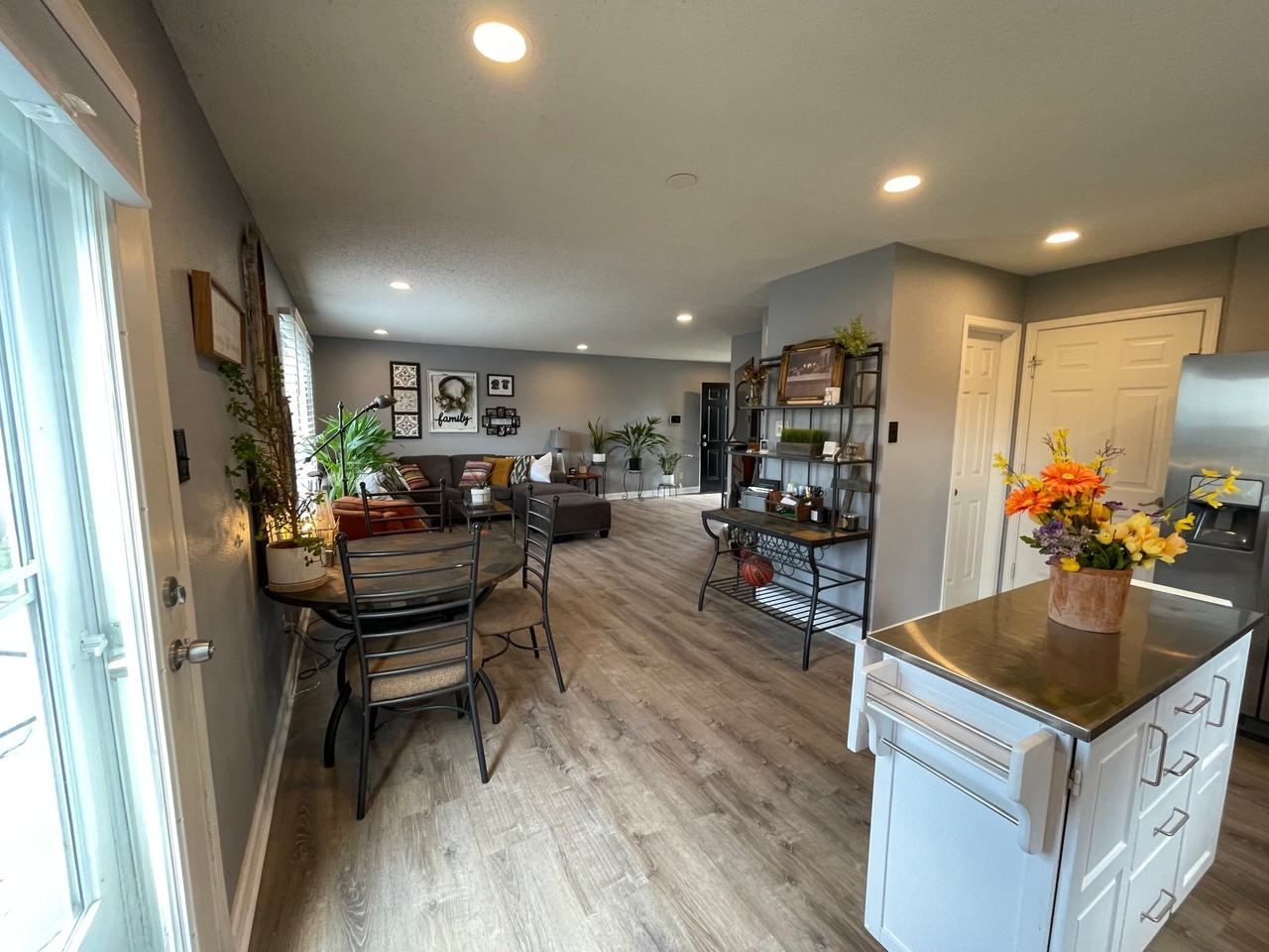 8153 S Firefly Dr - Photo 3 of 10