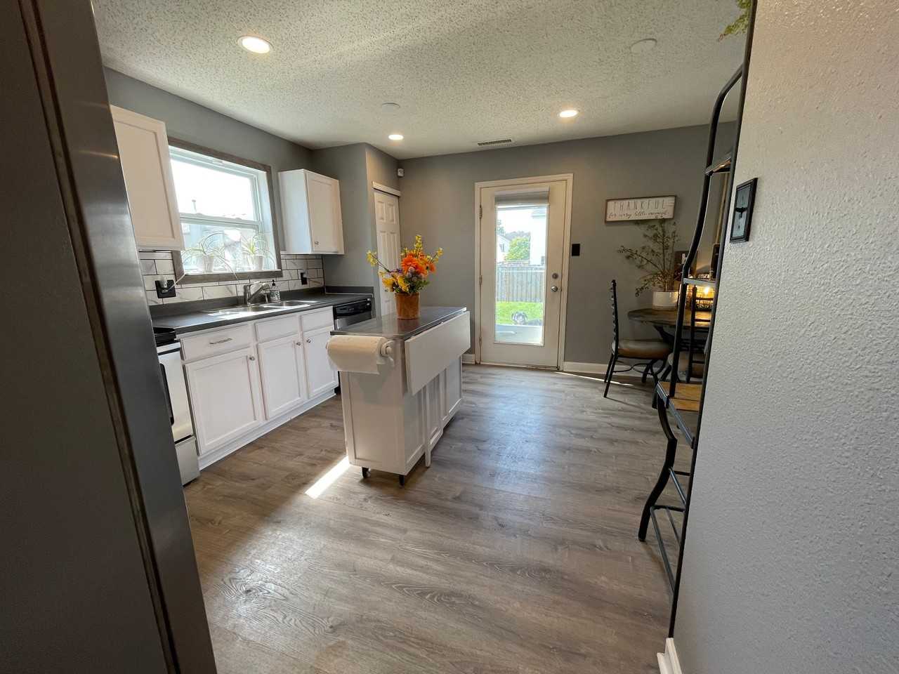 8153 S Firefly Dr - Photo 5 of 10