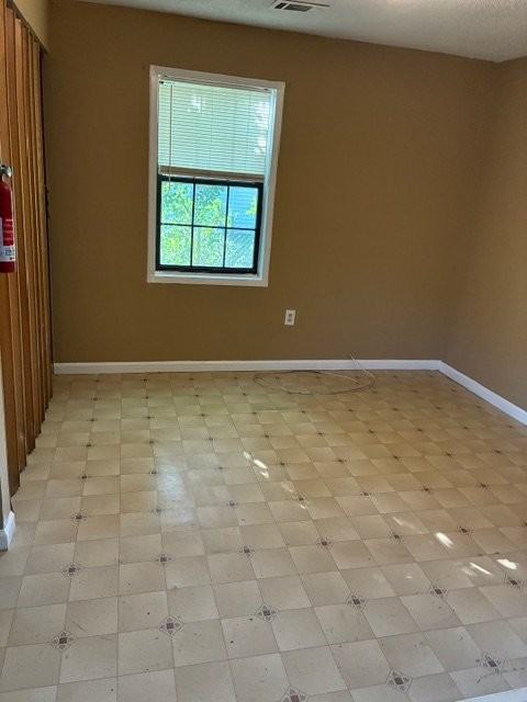 1930 Williams Dr - Photo 3 of 5