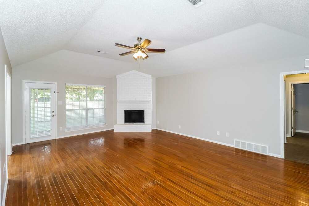 6899 Gallop Dr - Photo 6 of 17