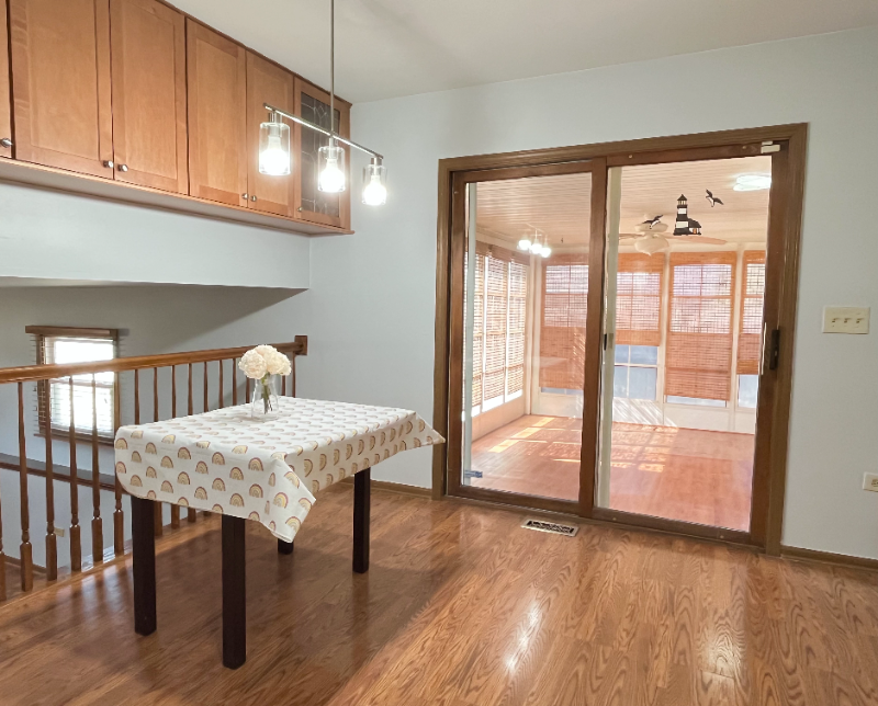 1689 Apple Valley Rd - Photo 3 of 10