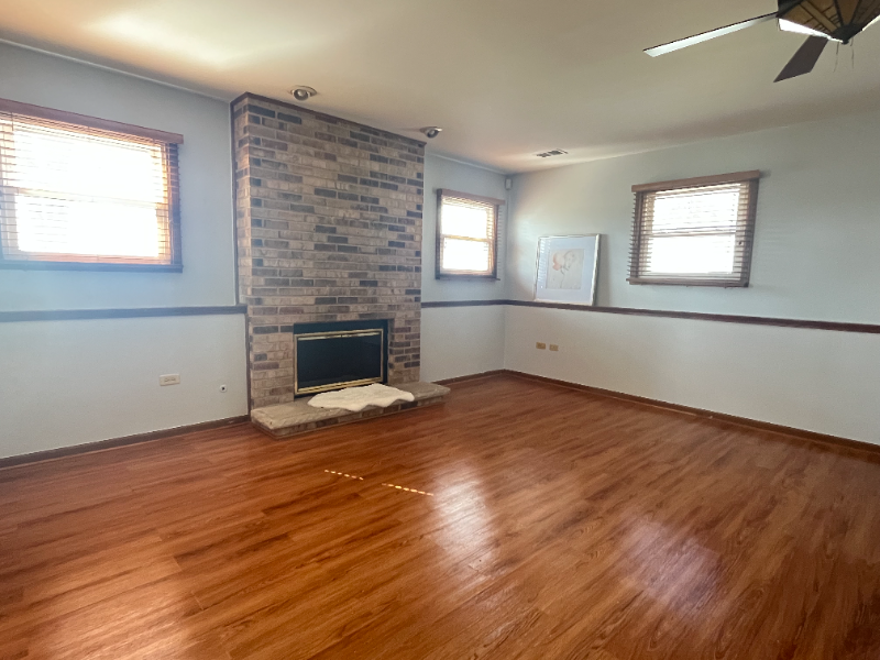 1689 Apple Valley Rd - Photo 5 of 10