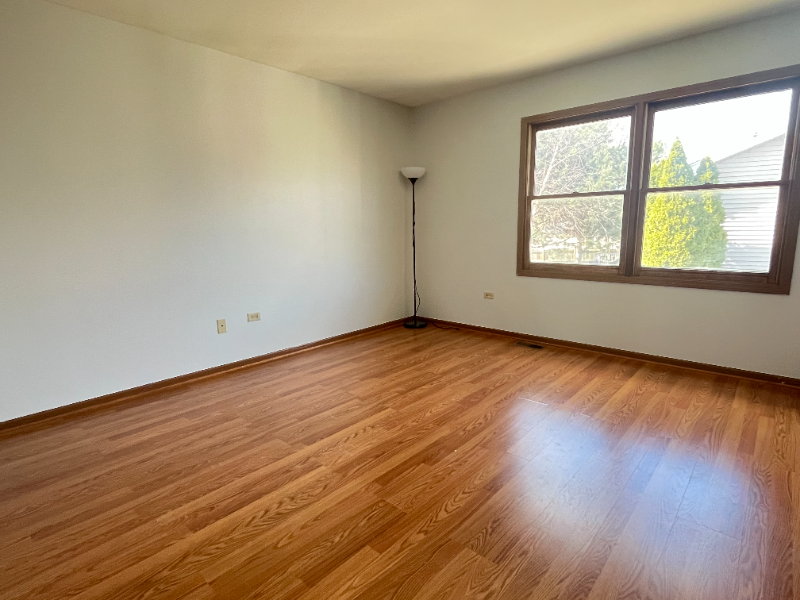 1689 Apple Valley Rd - Photo 6 of 10